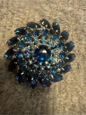 Blue Crystal Floral Brooch - Elegant Women's Jewelry